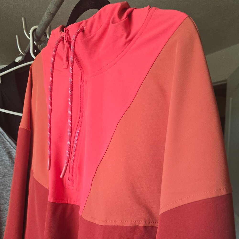 Athletic pullover